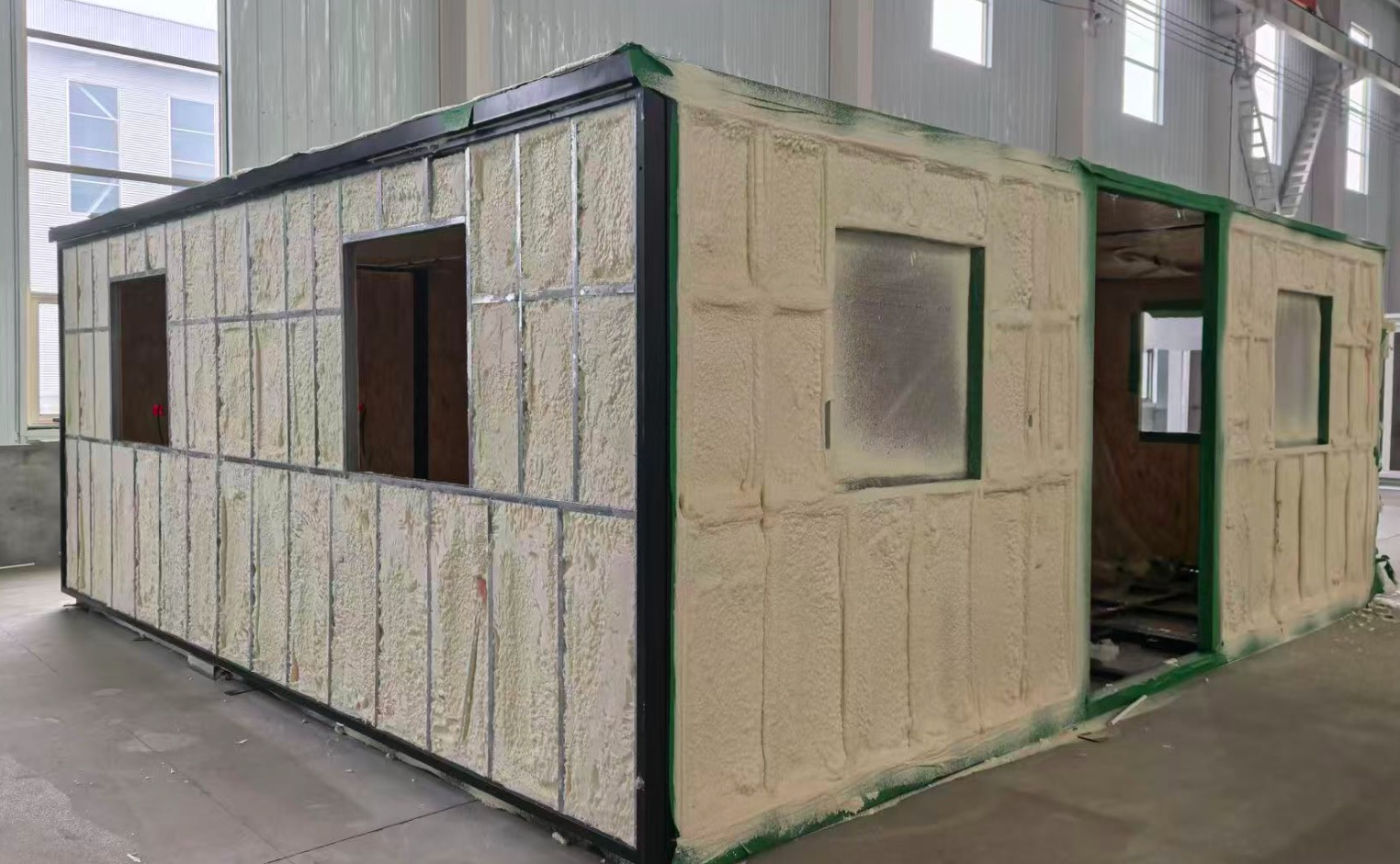 Closed-Cell Spray Foam Insulation